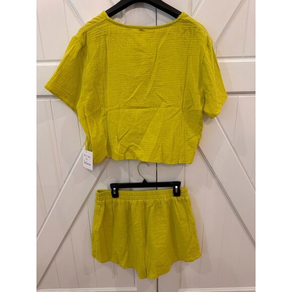 NWT Meet Me In Santorini Lime Green Shirt and Short 2 piece Set Womens Size XL - Picture 5 of 13